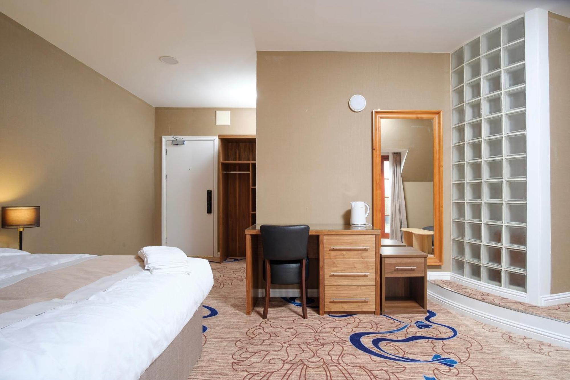 Kelpies Hotel Falkirk Esterno foto